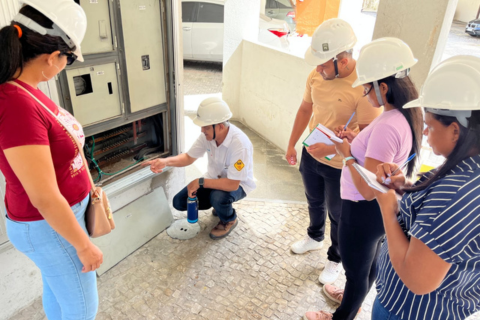 Segurança em Instalações e Serviços com Eletricidade